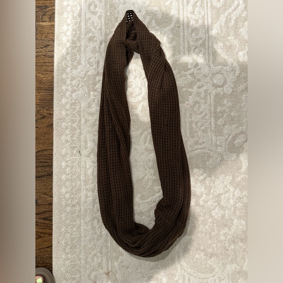 Assorted scarves - Picture 2 of 7